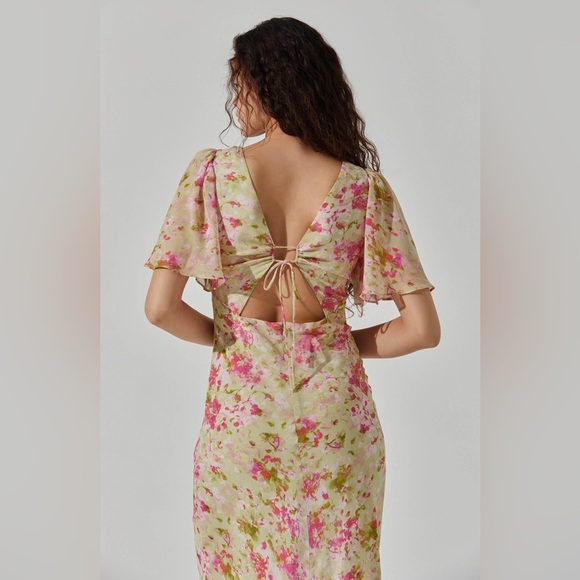 ASTR The Label Tie Back Flutter Sleeve Midi Dress - Picture 2 of 6